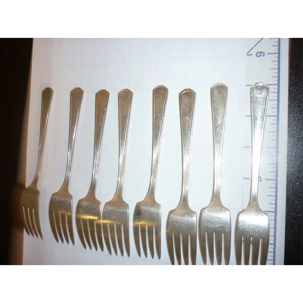 Set of 8 Silverplate  1928 ALADDIN Dinner‎ FORKS  5